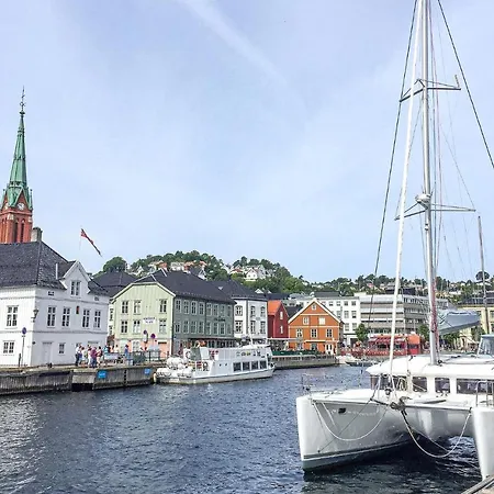 Leilighet Stunning In With Wifi Arendal